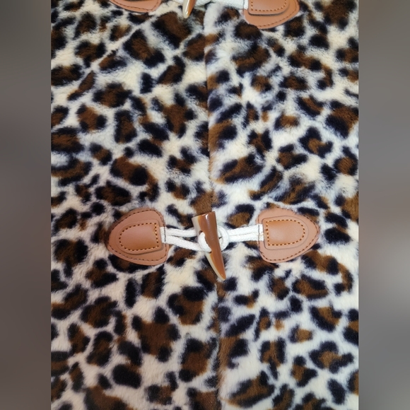 Boutique Style Trench Length Faux Cheetah Fur Sweater Vest Size Small NWT - Picture 2 of 7